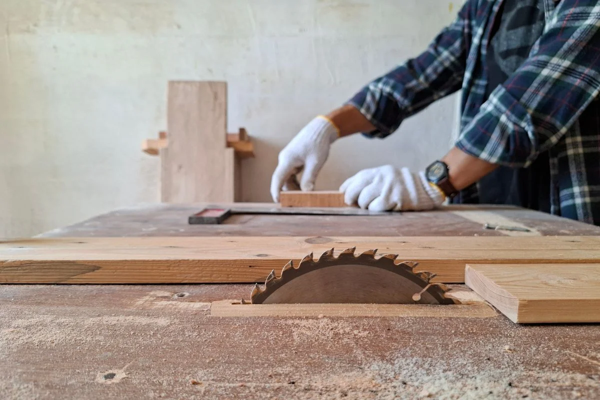 menuisier bibliothèque installation