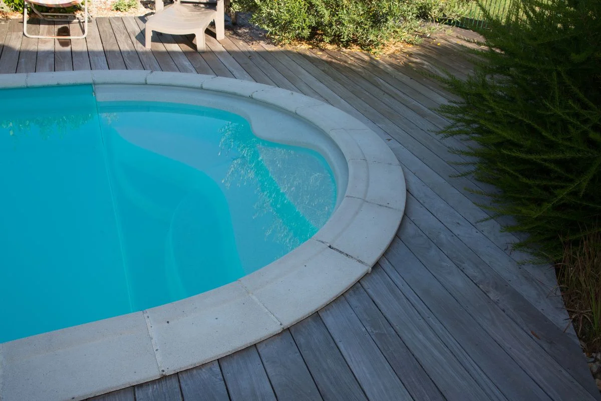 les raisons installation margelle piscine